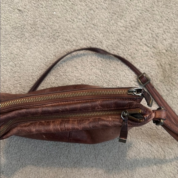 Margot Brown Leather Crossbody Bag with Vintage Charm - Picture 6 of 14